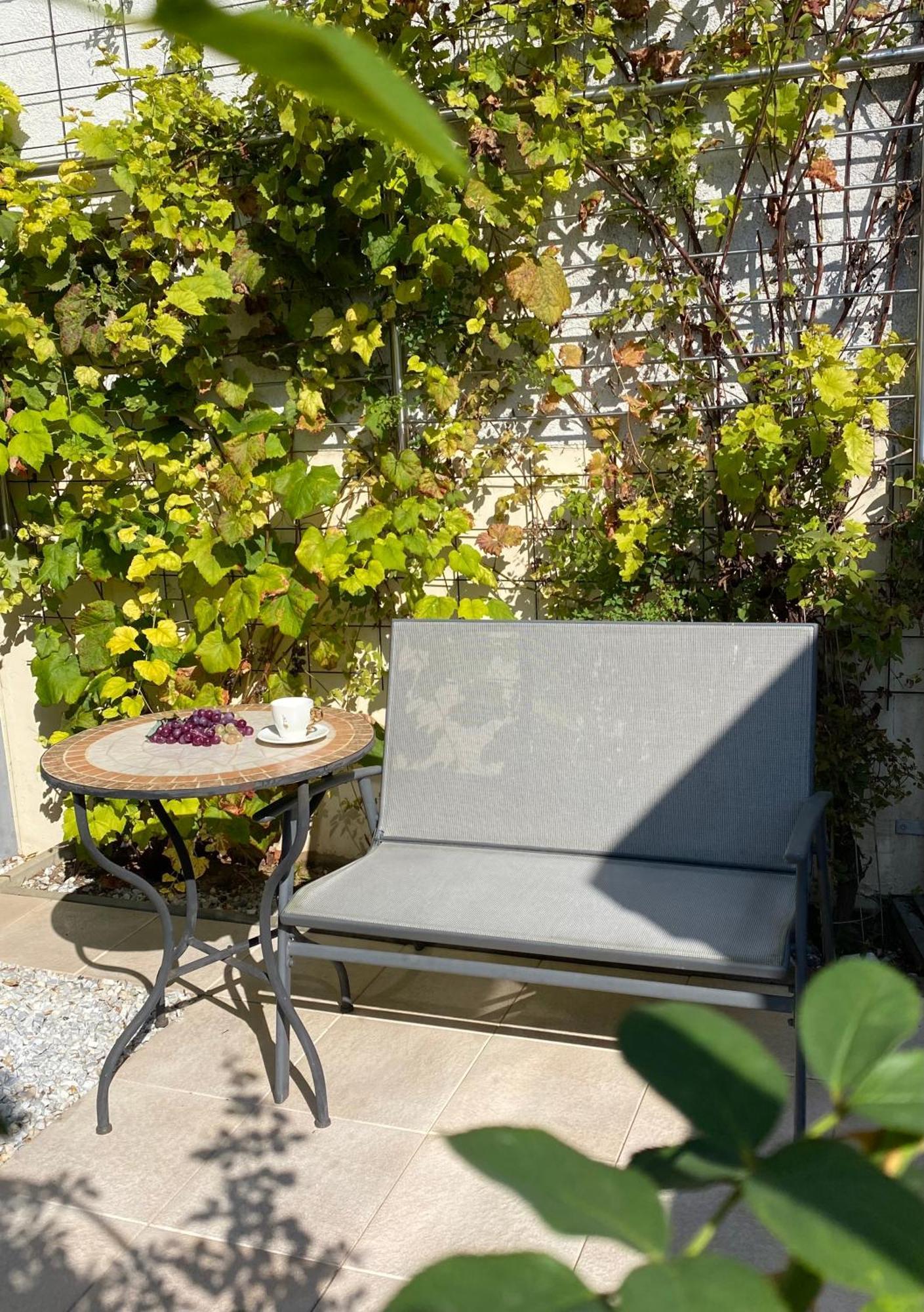 Ferienwohnung An Den Weinbergen Essenheim Luaran gambar